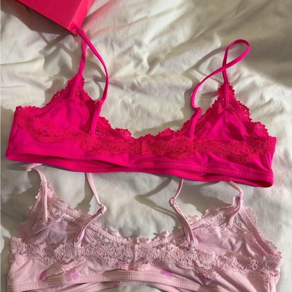 SKIMS Hot Pink and Light Pink Lace Bralette Set - Picture 3 of 6